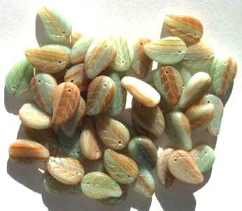 50 14mm Green & Orange Marble Leaf Beads
