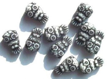 10 19x11mm White and Black Owl Beads