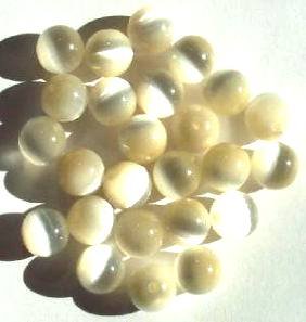 25 8mm Round Cream Fiber Optic Cat Eye Beads
