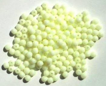 100 4mm Light Yellow Round Glass Beads