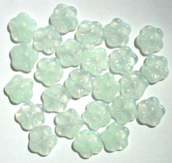 25 15mm Crystal Green Marble Flower Beads