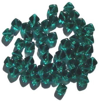 50 8mm Diagonal Hole Emerald Cubes