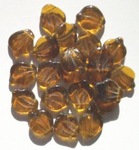 25 14mm Wide Dark Topaz Leaf Beads