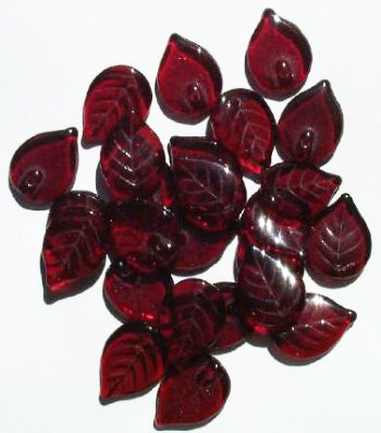 25 18x13mm Transparent Garnet Glass Leaf Beads