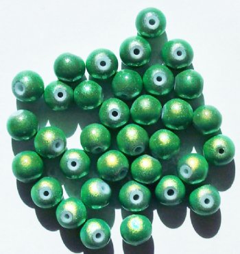 34 8mm Round Light Green Miracle Beads