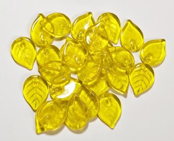 25 18x13mm Transparent Yellow Glass Leaf Beads