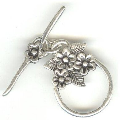 SS3132 1 18mm Bali 3-Flower Toggle