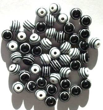 50 8mm Acrylic Black & White Striped Rounds