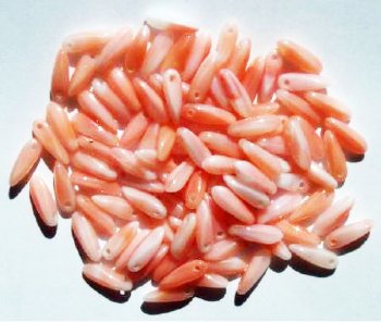 100 3x11mm Opaque Strawberries & Cream Dagger Beads