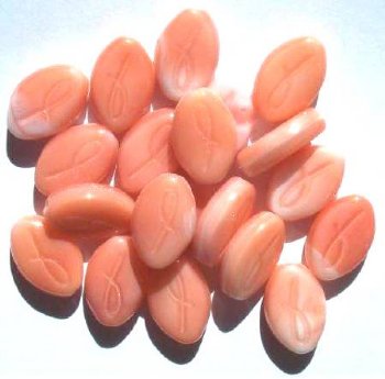 20 16x11mm Flat Oval Strawberries & Cream with Ribbon