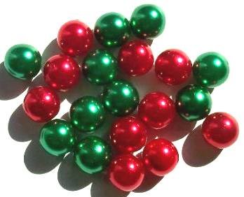 20 12mm Glass Pearl Christmas Mix