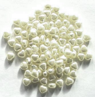 100 6mm Light Celadon Green Pearl Glass Heart Beads