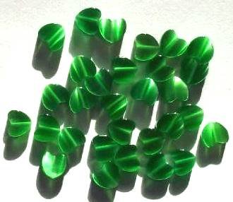 30 6mm Green Fiber Optic Cats Eye Heart Beads