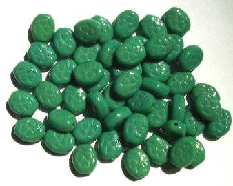 50 10mm Flat Oval Opaque Green Shamrock
