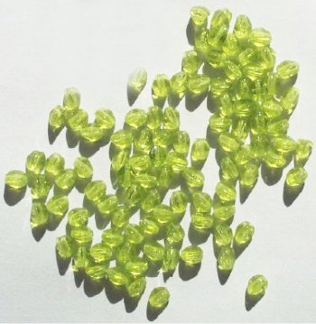 100 5mm Olivine Three Sided Diamond Glass Beads