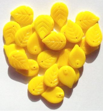 25 18x13mm Opaque Yellow Glass Leaf Beads