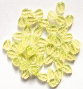 50 11x8mm Transparent Light Jonquil Glass Leaf Beads