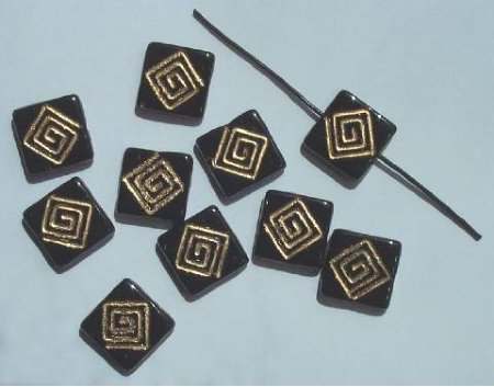 10 15mm Flat Square Black with Gold