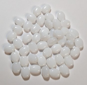 50 8x6mm Milky White Flat Oval Glass Beads
