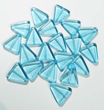 20 18mm Flat Glass Aqua Triangle Beads